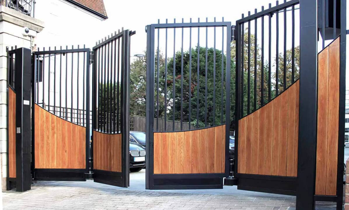 BI Folding Gate